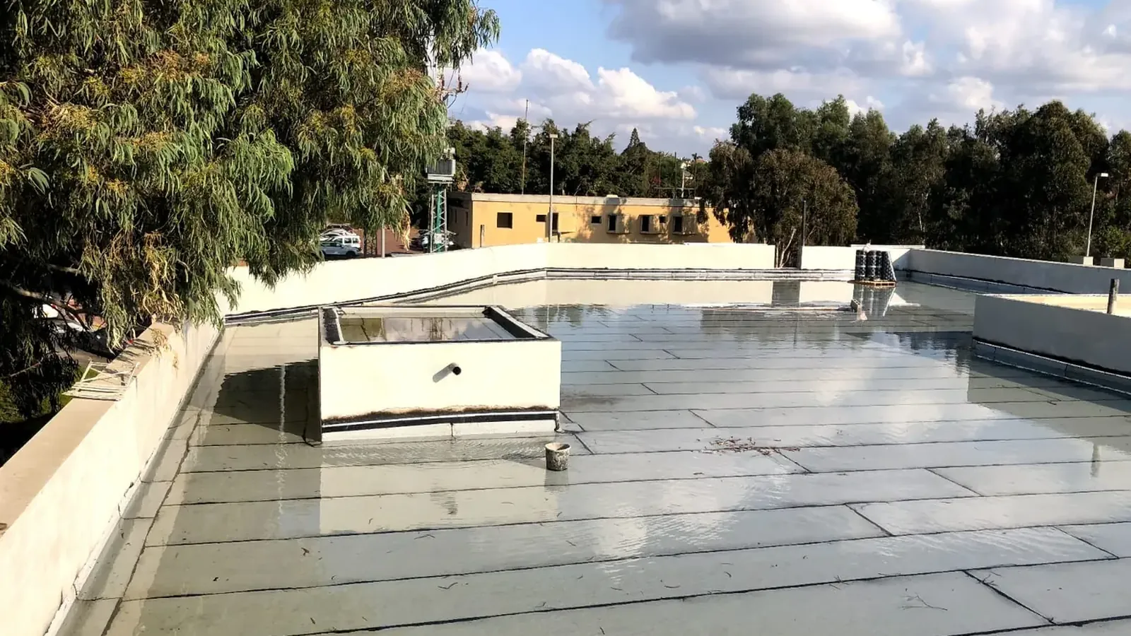 גג שטוח אחרי איטום ביריעות ביטומניות